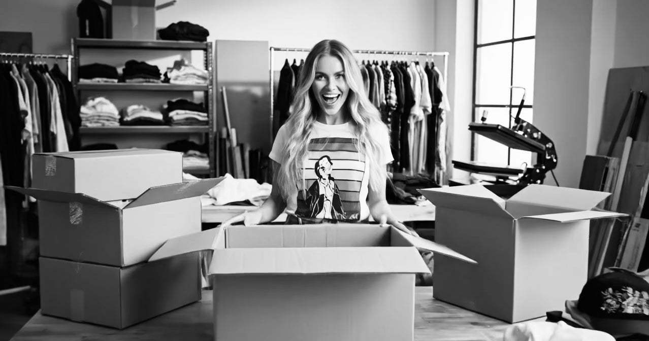 INKTHEORYSTUSIO-TSHIRTS-HOODIES-HATS-MUGS-PRINTED TSHIRT-GRAPHIC HOODIE-BEAUTIFUL GIRL SHOWING NEW ITEMS-BLOND GIRL SMILING